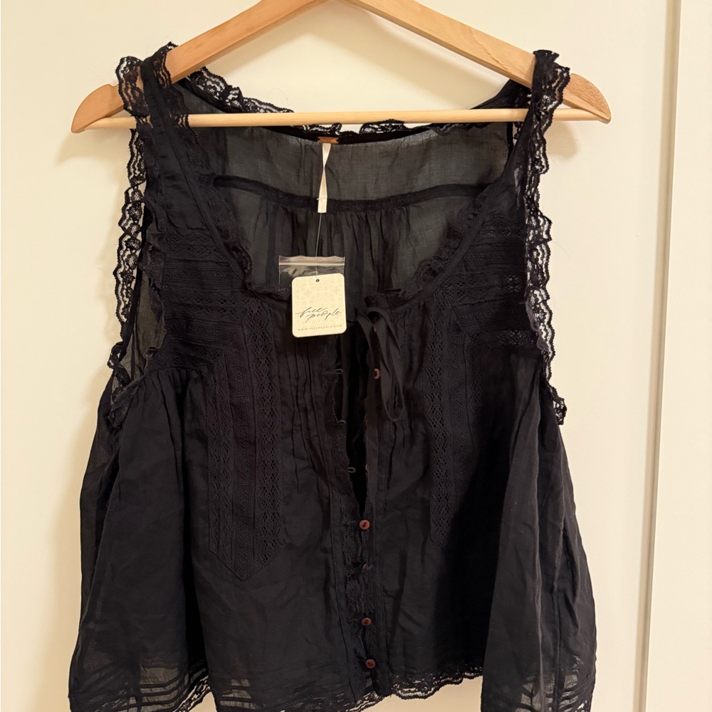 SOLDBlack Lace Detail Sleeveless Blouse